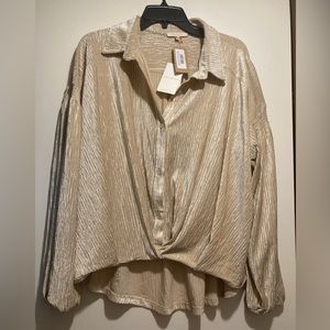 Skies are blue beautiful long sleeve shirt size L